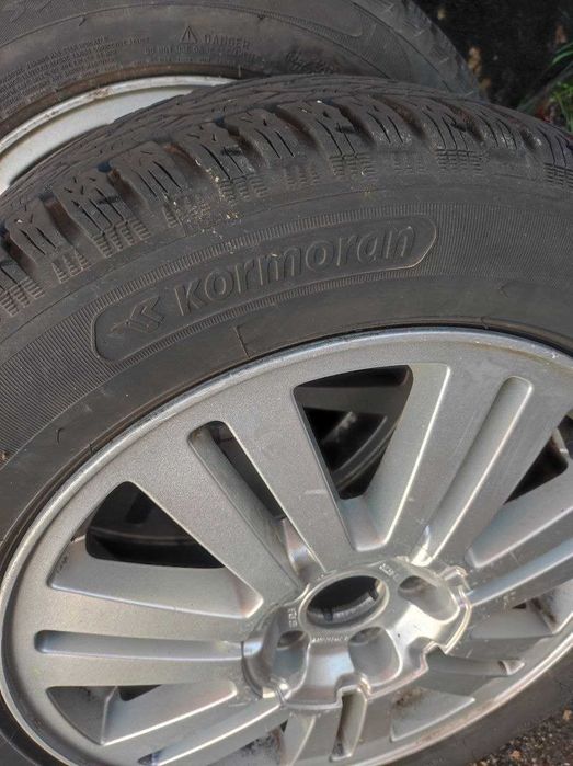Диски Ford Focus з зимньою резиною