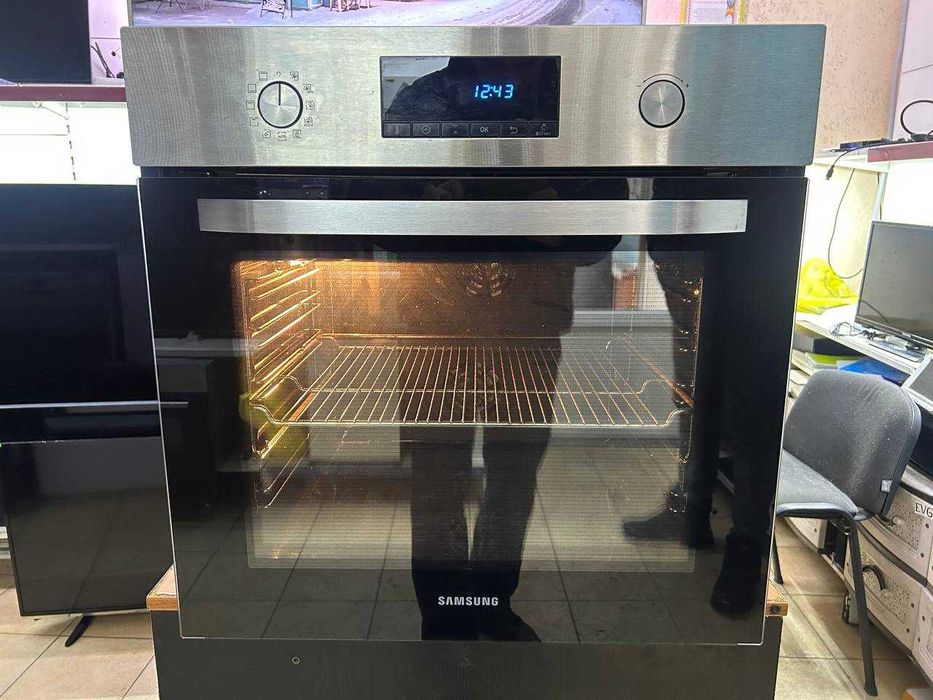Вбудована духова шафа Samsung  з Німечинни Б\В