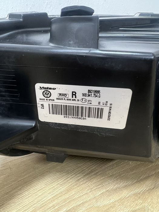 Lampy przednie Volkswagen Sirocco Xenon
