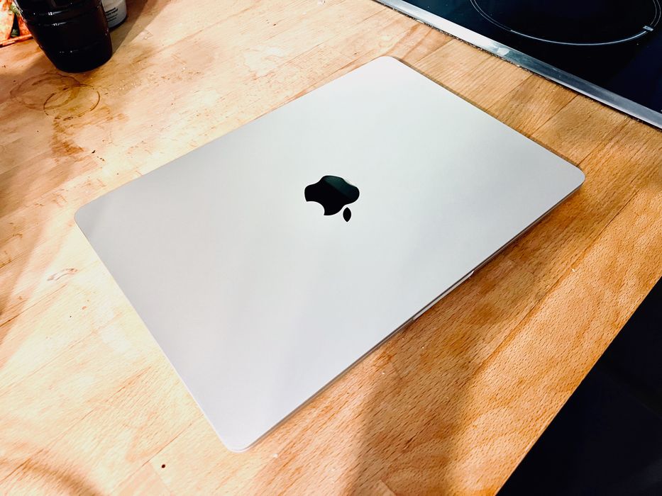 Apple MacBook Air M4 13,6" 16GB/256GB | Bateria 99% (41 cykli) | Stan Igła