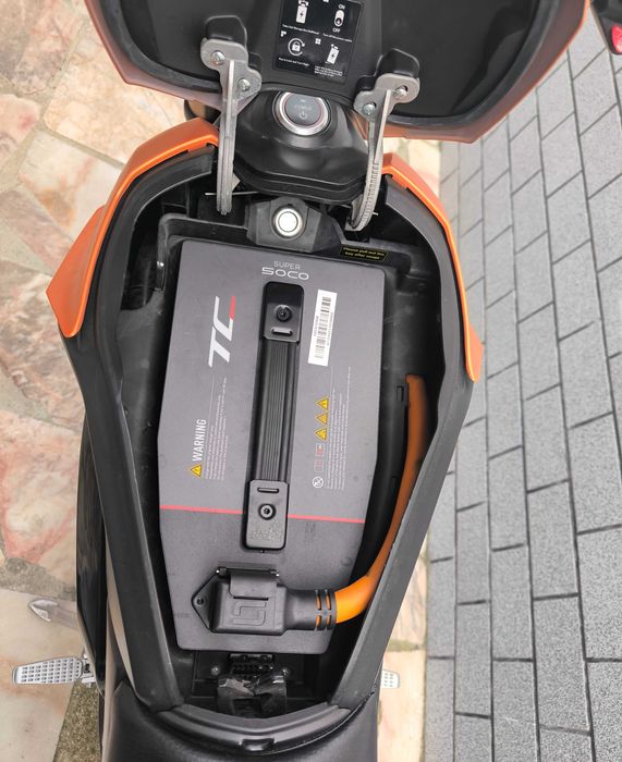 Super Soco TC Max -Elétrica 125cc, como nova, Bateria Removível EXTRAS