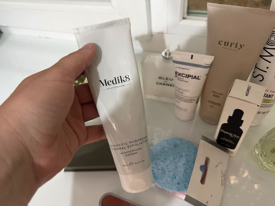 Косметика лотом, Chanel, Medik8, Estée Lauder