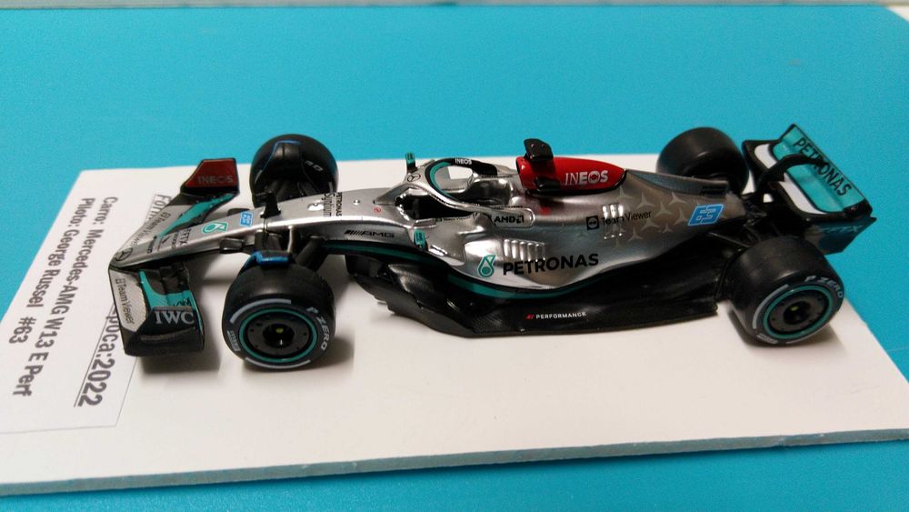 Mercedes - AMG W13 E Performance #63 Russell - Mundial Fórmula 1 2022 - Miniatura Bburago 1/43
