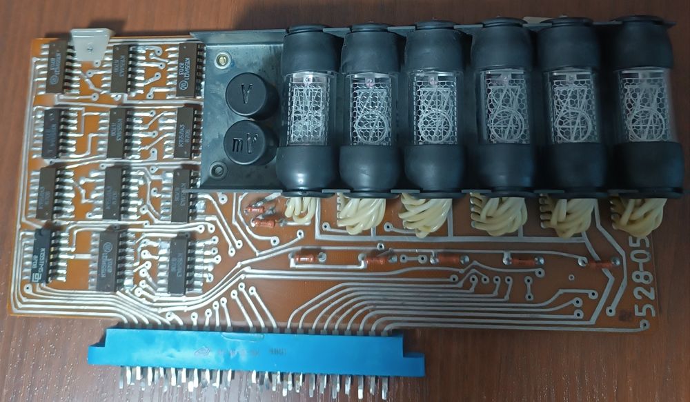 Продам газоразрядные индикаторы ИН-14