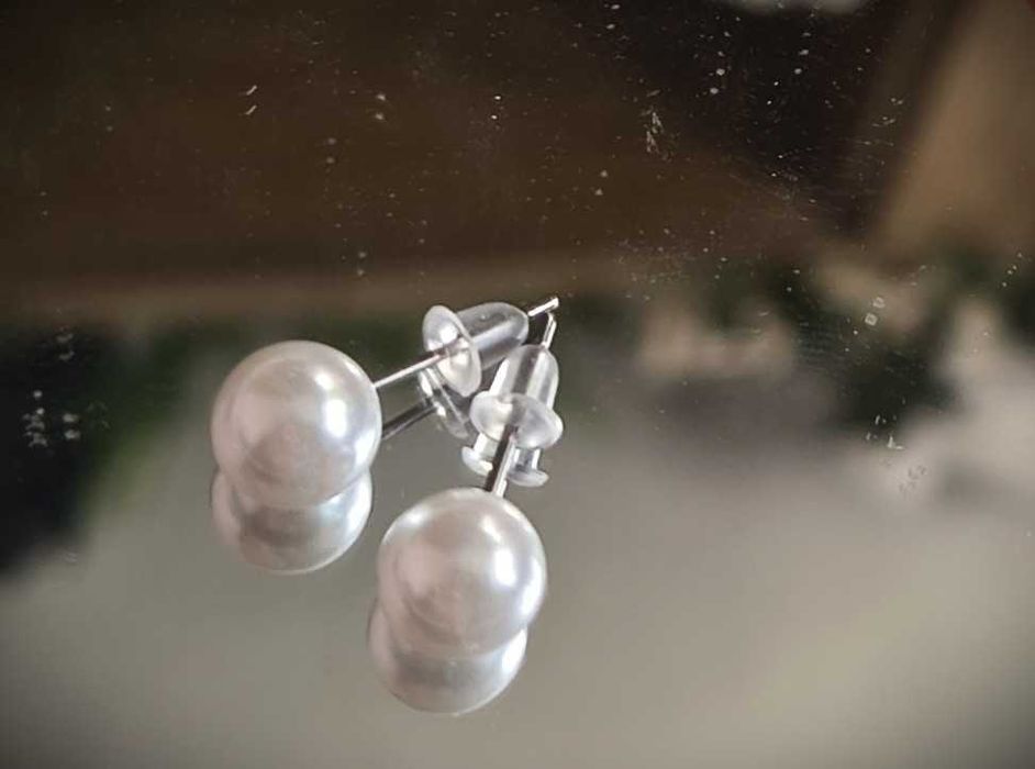 Kolczyki wkrętki perełki ecru, klasyczne