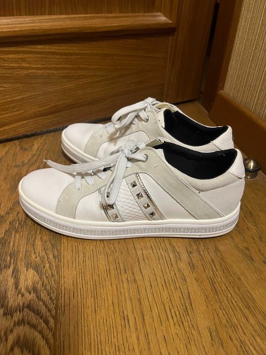 Жіночі кросівки GEOX