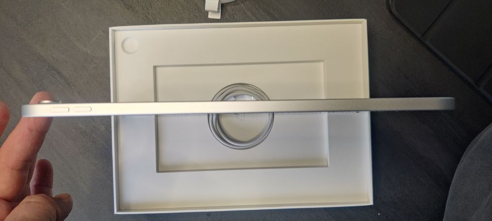 Планшет Apple iPad 11" (A16) 2025 Wi-Fi 128GB