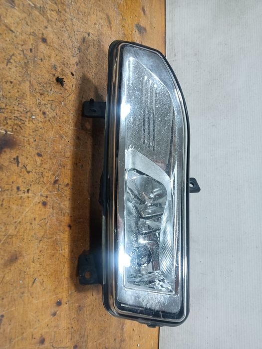 Farol nevoeiro Nissan qashqai e LEAF 2018