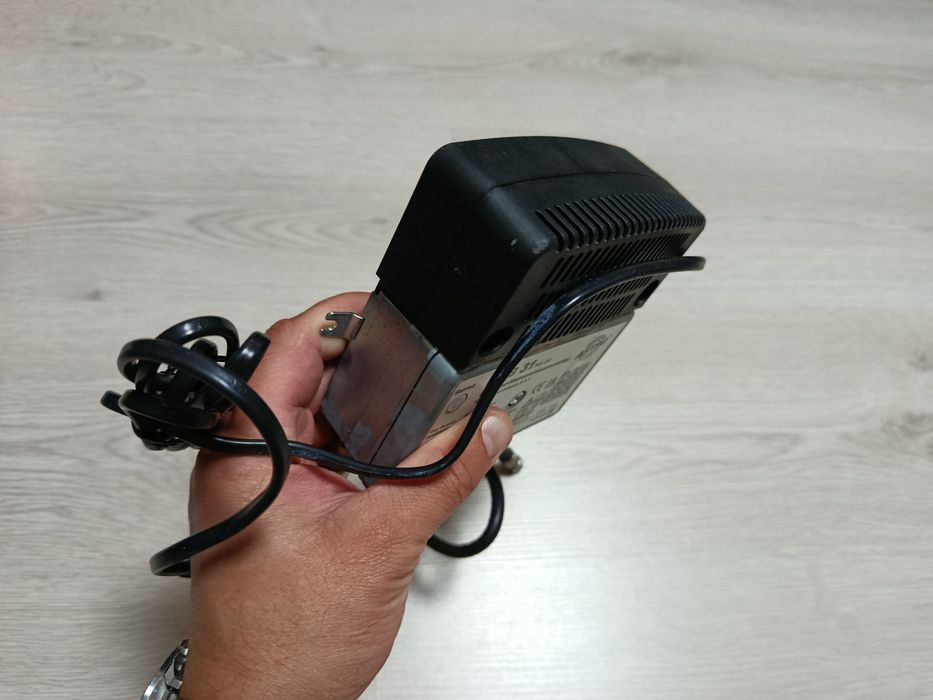 Широкосмуговий підсилювач для домашньої мережі ASTRO HVB 31 Rev. 2.0.