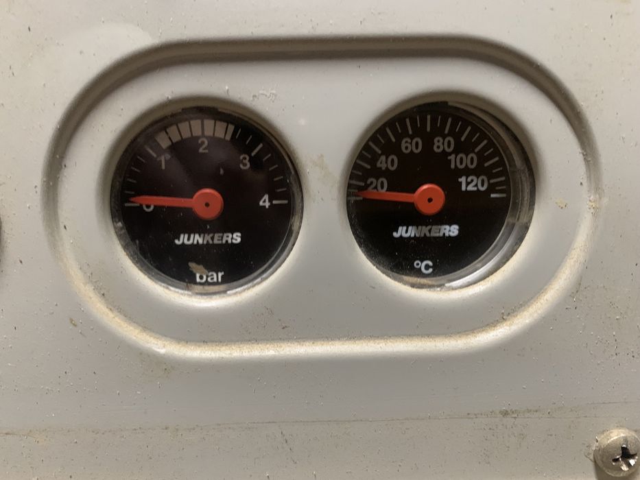 Junkers Bosch. Розширювальний бачок, насос і тд.