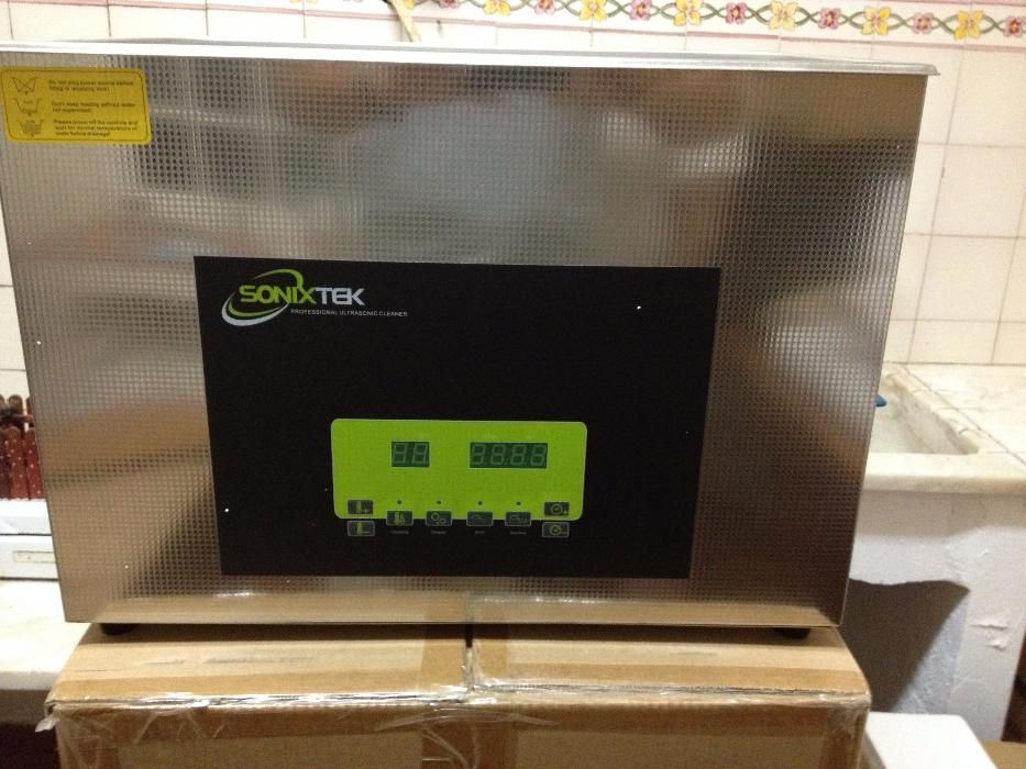 Tina de limpeza por ultra-sons desde 2 Litros a industriais de 235