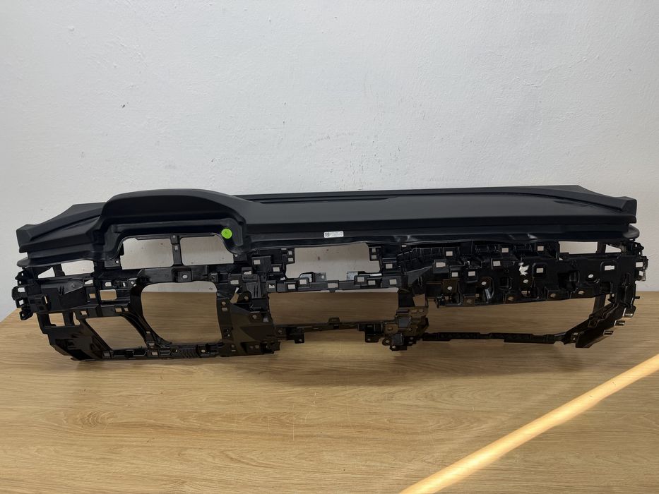 Deska rozdzielcza, konsola, kokpit Skoda Superb IV nowa