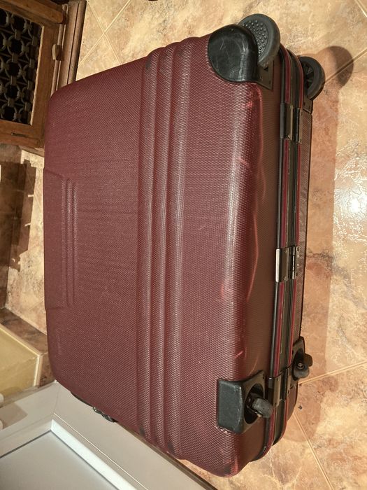 Mala de viagem grande rigida em bom estado