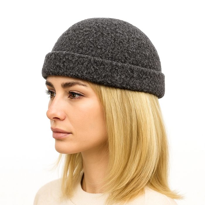 Жіноча хутряна кепка-докер Баранчик