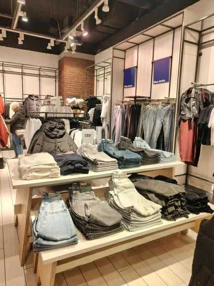 Meble  - wyposażenie sklepu House 285m^kw