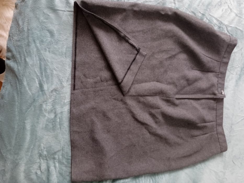 Spódnica damska przed kolana