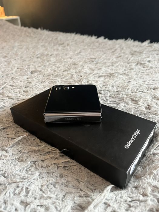 Samsung Galaxy Z Flip 5 8GB/512 GB Graphite