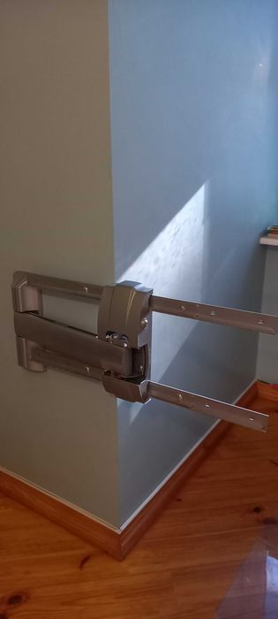 Кронштейн   для  большого  телевизора  "BARKAN",  (Израиль)