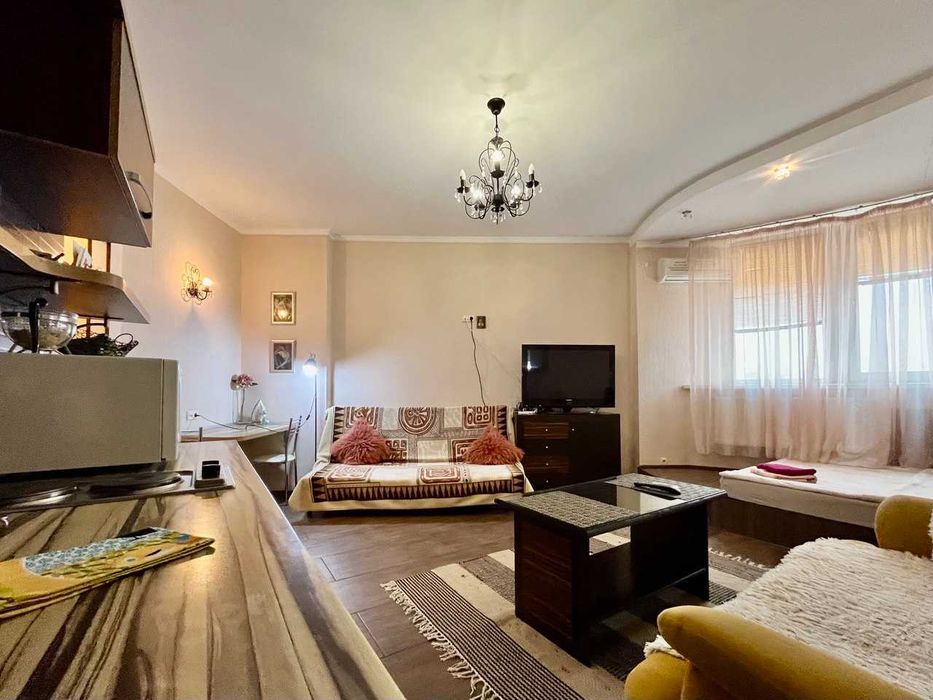 ПРОДАЖ великої квартири, розділеної на дві оремі по вул. Т. Кореня, 9