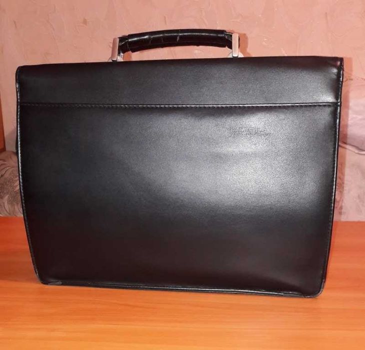 Продам мужской классический портфель. Кривой Рог