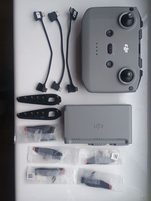 DJI mini pro 2, baterie, etui, ladowarka