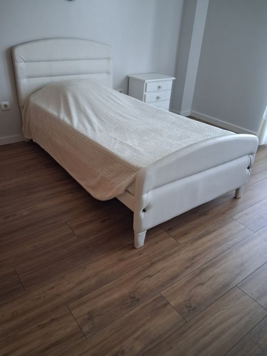 Mobília branca de quarto
