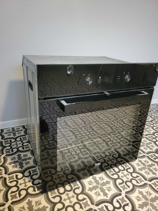 Kuchenka elektryczna Beko BIR24303BCS