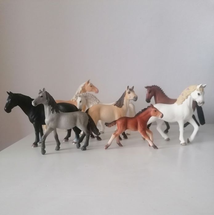 Schleich modele koni