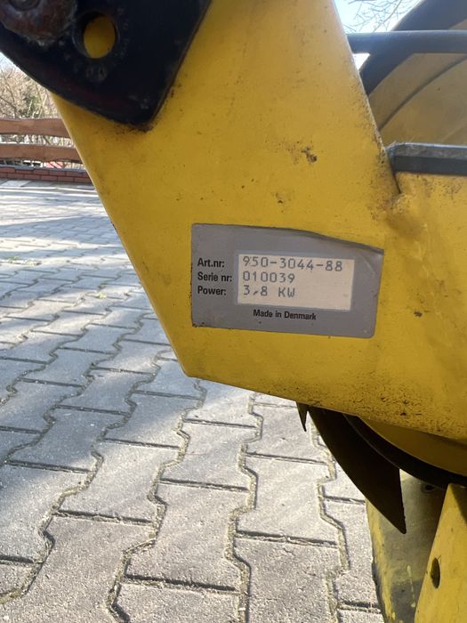 Zamiatarka kawasaki fa210D texas glebozgryzarka