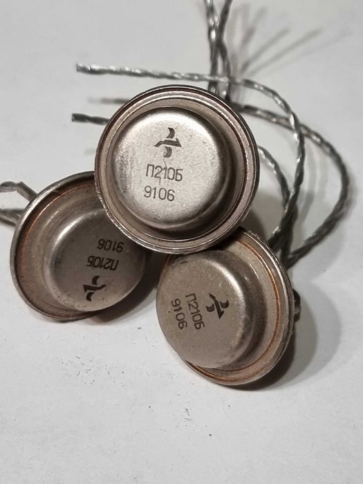 Продам Транзистор П 210Б