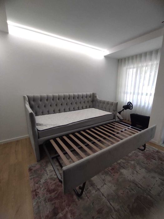 Cama de solteiro com gavetão, estofada a veludo + 1 Colchão