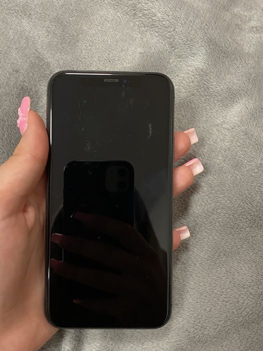Iphone 11 pro продаю