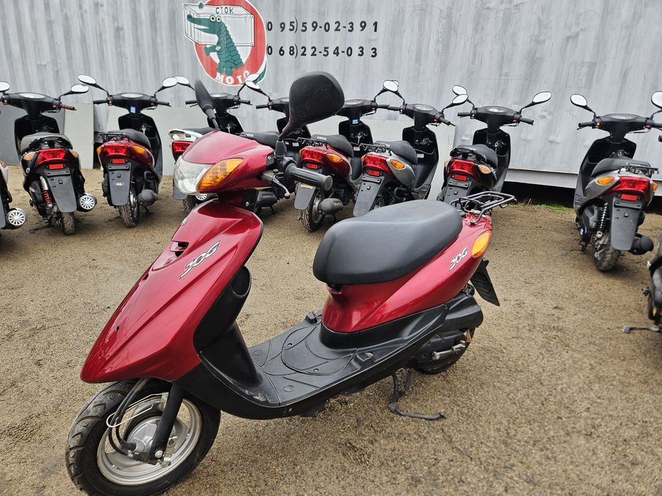 ПРОДАЖ скутерів Suzuku Mollet з контейнера.Стокмото Ямаха 36 39ZR