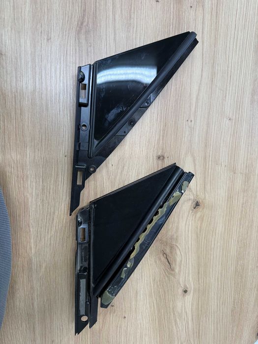 Форточка передня Tesla Model X молдинг крила трикутник Тесла ікс