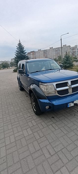 Внедорожник Dodge Nitro 2010 год