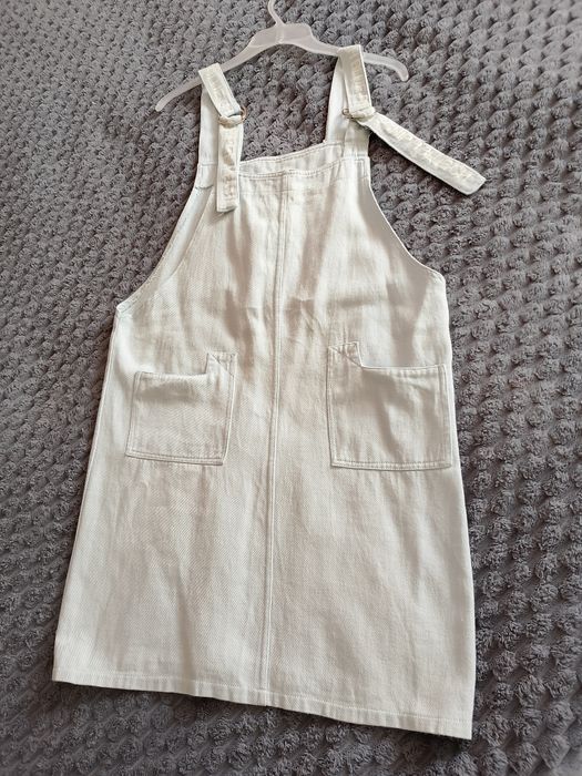 Сарафан жіночий.