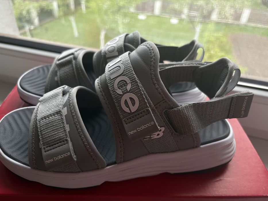 New Balance сандалі
