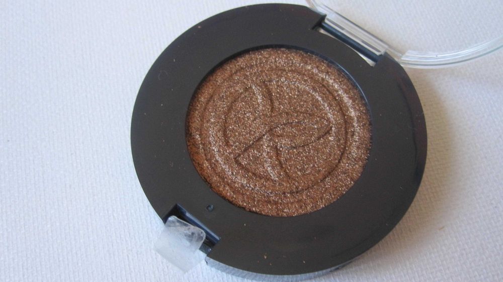 Тени для век Ив Роше, перламутровые, новые, Yves Rocher