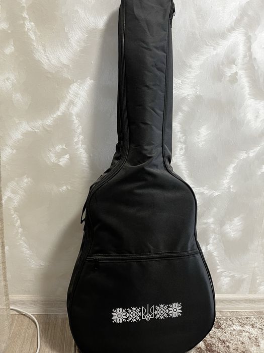 Нова акустична гітара (в комплексті якісний чохол+медіатори)