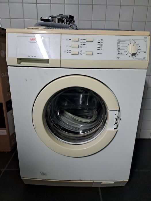 Máquina de lavar roupa AEG para restaurar ou peças