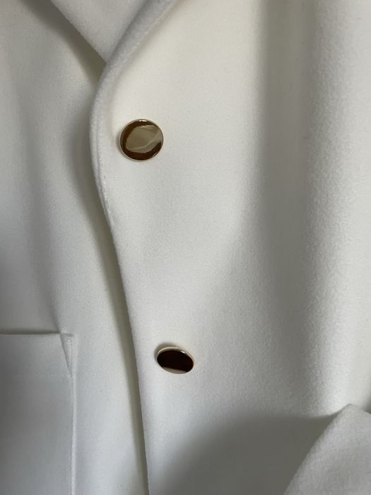 Płaszczyk Minouu biały najnowsza kolekcja