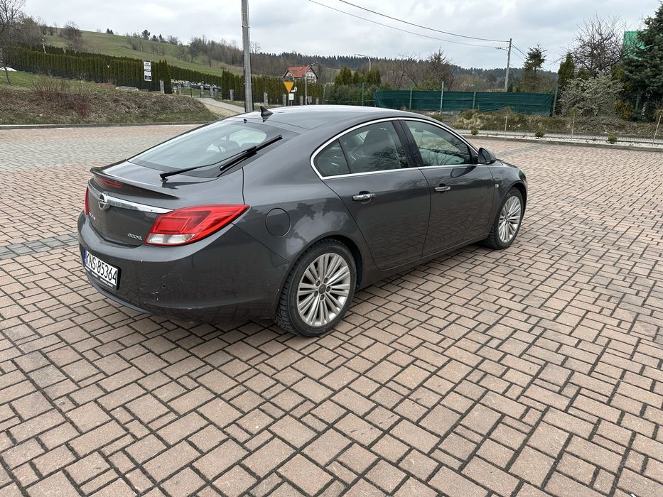 Opel insignia 2011r