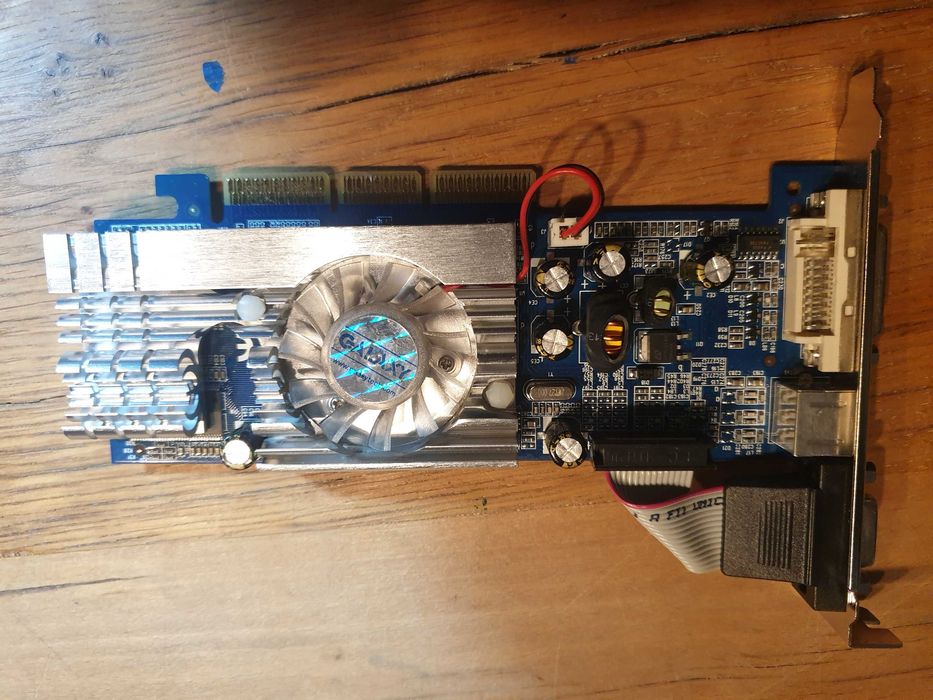 Galaxy Geforce 6200 AGPx8 box