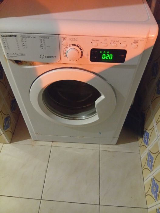 Máquina de lavar roupa Indesit