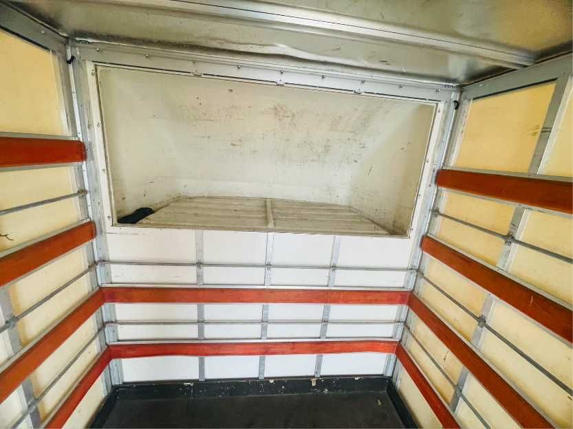 Aluguer - Carrinha de Mercadorias com Plataforma