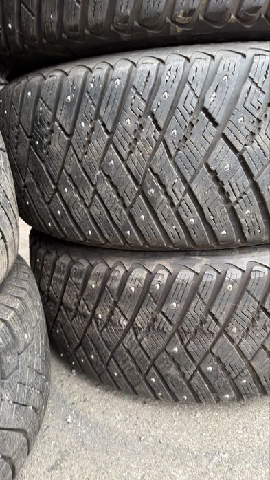 235/50/18 Goodyear ultra Grip ice arctic