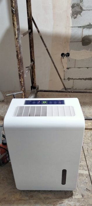 Виброплита,осушитель воздуха.