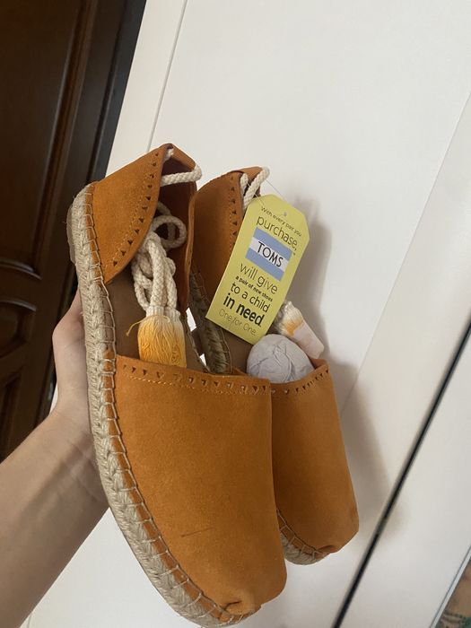 Toms, нові, 38 р.