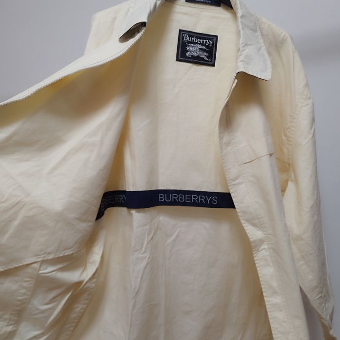 Casaco cor creme Burberry 54