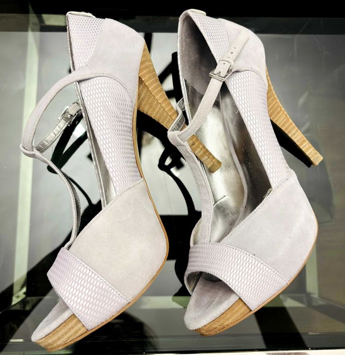 GUESS wrzosowe, fiołkowe, fioletowe sandały na platformie